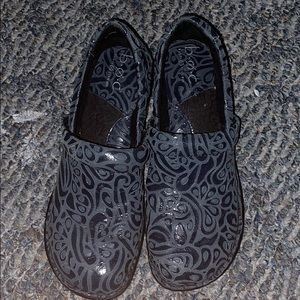 Never used b.o.c clogs